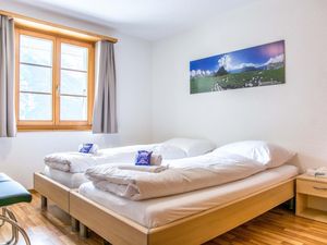 22433519-Ferienwohnung-6-Grindelwald-300x225-4