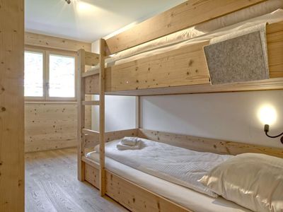 Schlafzimmer mit Hochbetten