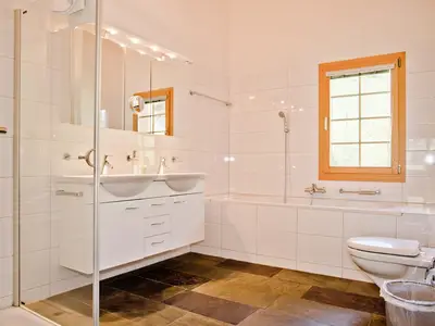 Badezimmer 2