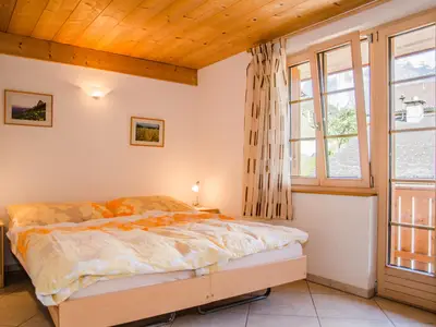 Schlafzimmer 1