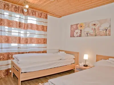 Schlafzimmer 2