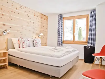 Schlafzimmer 1