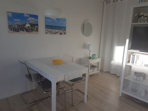 22297069-Ferienwohnung-3-Grömitz-300x225-3