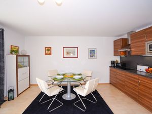 23381336-Ferienwohnung-4-Grömitz-300x225-5