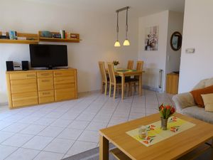 23473071-Ferienwohnung-3-Grömitz-300x225-1