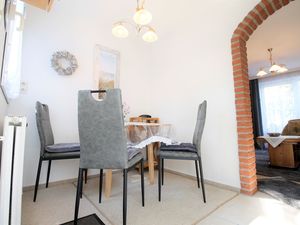 21621745-Ferienwohnung-2-Grömitz-300x225-5