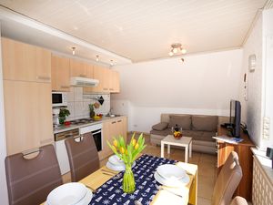 23387181-Ferienwohnung-4-Grömitz-300x225-1