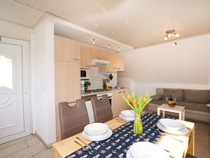 23387181-Ferienwohnung-4-Grömitz-300x225-4