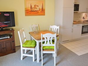 23526037-Ferienwohnung-4-Grömitz-300x225-3