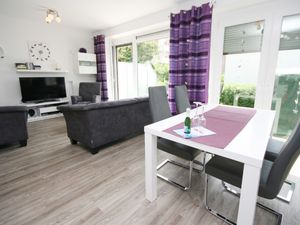 23883432-Ferienwohnung-4-Grömitz-300x225-5