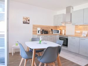 23883450-Ferienwohnung-4-Grömitz-300x225-3