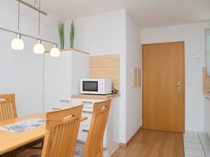 23883518-Ferienwohnung-4-Grömitz-300x225-5