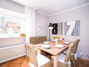 24036815-Ferienwohnung-4-Grömitz-300x225-2