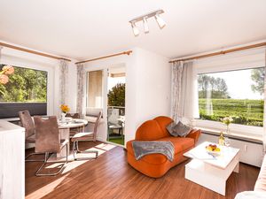 24044801-Ferienwohnung-4-Grömitz-300x225-0