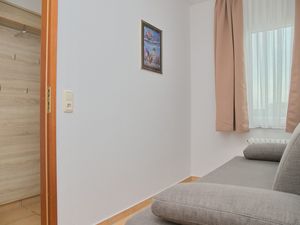 23883317-Ferienwohnung-4-Grömitz-300x225-5