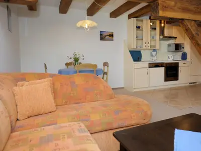 De Schmitt: Wohnraum mit Küche