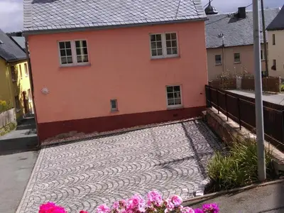 Parkplatz vor dem Haus