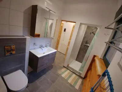 Zwergenhäusl Badezimmer und Waschmaschine