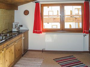 23822508-Ferienwohnung-4-Gschnitz-300x225-3