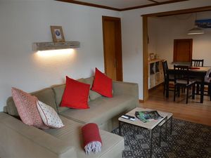 18726924-Ferienwohnung-4-Gstaad-300x225-5