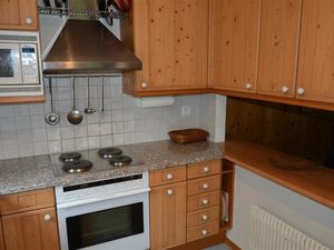 23840782-Ferienwohnung-8-Gstaad-300x225-4