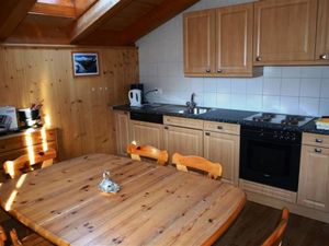 23842385-Ferienwohnung-5-Gstaad-300x225-5