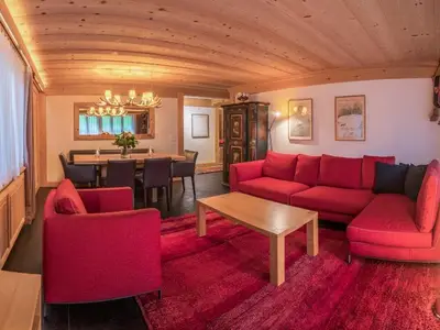 Wohn-/Esszimmer (1)