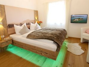 23964138-Ferienwohnung-3-Gstadt am Chiemsee-300x225-3