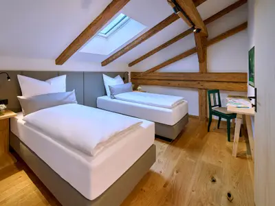 Schlafzimmer 2 mit TV Betten getrennt