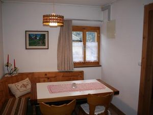 6940480-Ferienwohnung-5-Guarda-300x225-5