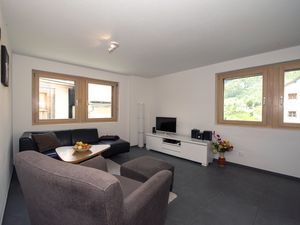 18369354-Ferienwohnung-4-Guarda-300x225-5