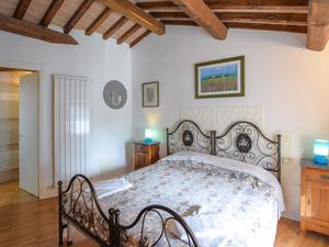 24003536-Ferienwohnung-4-Gubbio-300x225-3