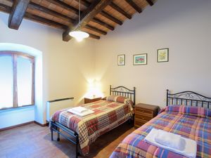 24003563-Ferienwohnung-6-Gubbio-300x225-5