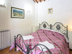 24003566-Ferienwohnung-3-Gubbio-300x225-4