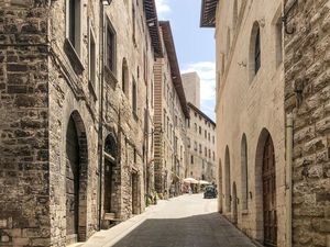 24055125-Ferienwohnung-5-Gubbio-300x225-5