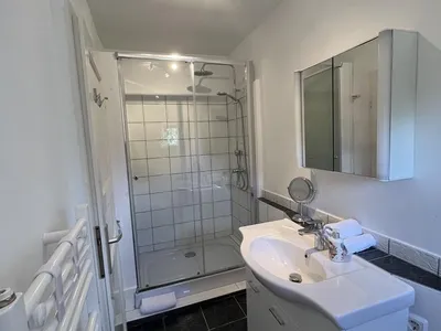 Bad mit Dusche