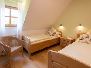 23485449-Ferienwohnung-4-Gunzenhausen-300x225-3