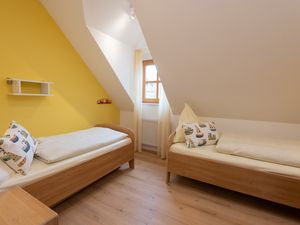 23485448-Ferienwohnung-4-Gunzenhausen-300x225-3