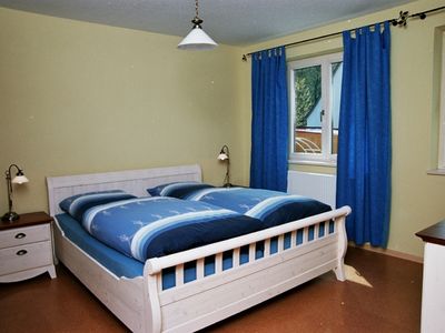 Schlafzimmer 1