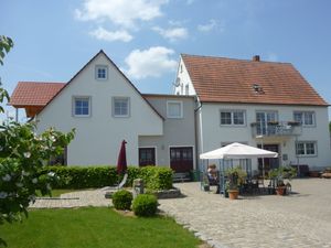 19405765-Ferienwohnung-4-Gunzenhausen-300x225-1