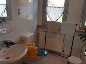 22090663-Ferienwohnung-3-Gunzenhausen-300x225-3