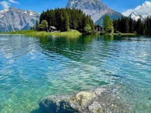 Arnisee - nur 4km entfernt. Tolle Wanderung oder mit der Gondel