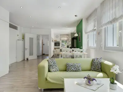 Photo, INSIDE, OUTSIDE