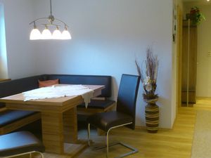 23487854-Ferienwohnung-3-Häselgehr-300x225-3