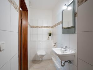 23125451-Ferienwohnung-2-Haffkrug-300x225-2