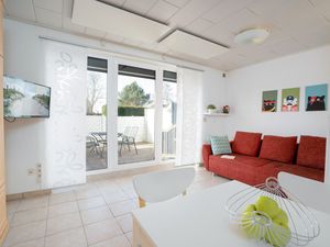 23882256-Ferienwohnung-4-Haffkrug-300x225-2