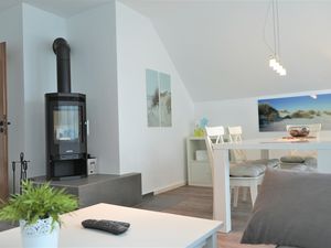 23970958-Ferienwohnung-4-Haffkrug-300x225-3