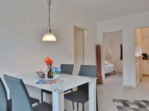 23970985-Ferienwohnung-4-Haffkrug-300x225-3