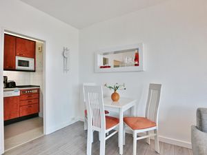 23970992-Ferienwohnung-2-Haffkrug-300x225-5