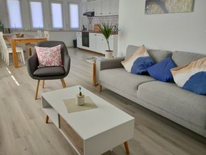 23659708-Ferienwohnung-3-Hage-300x225-0